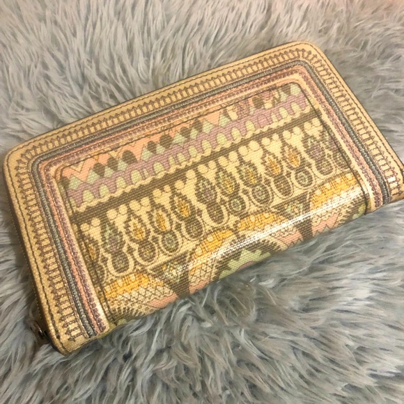 💜 Sakroots Wallet ☮️ - Picture 2 of 3